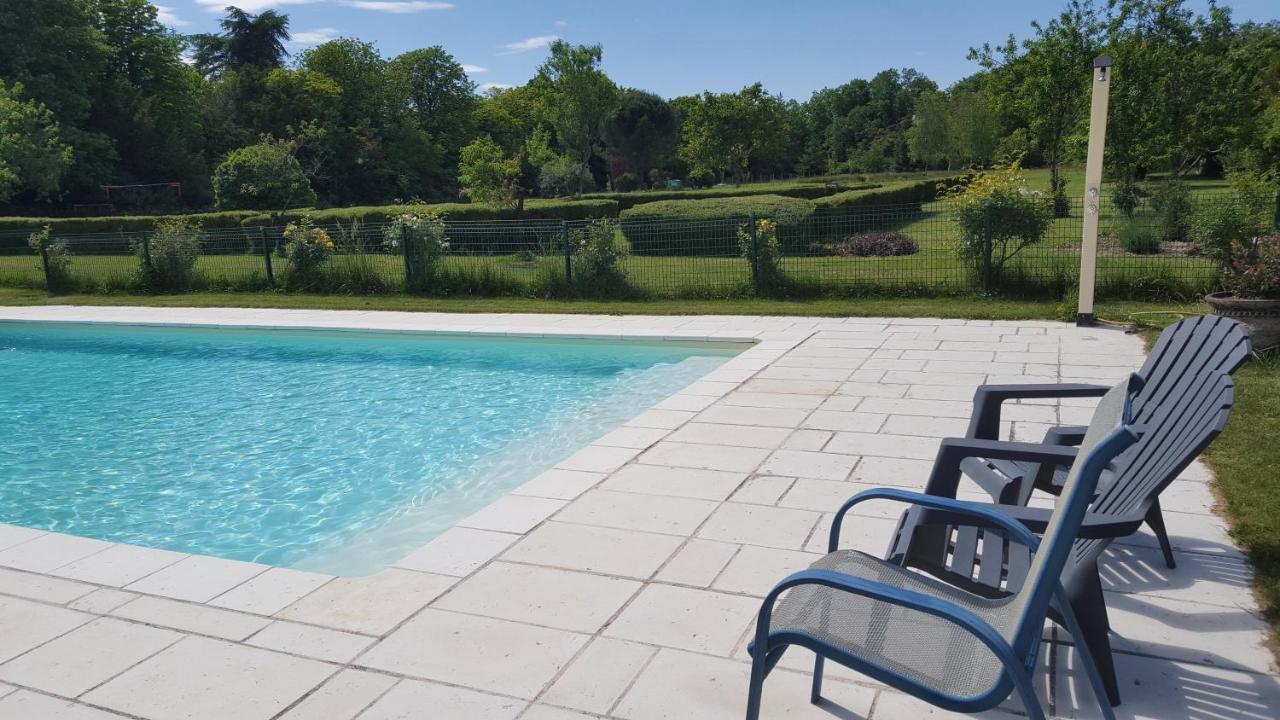 La Roseraie Neuville-du-Poitou Exterior foto