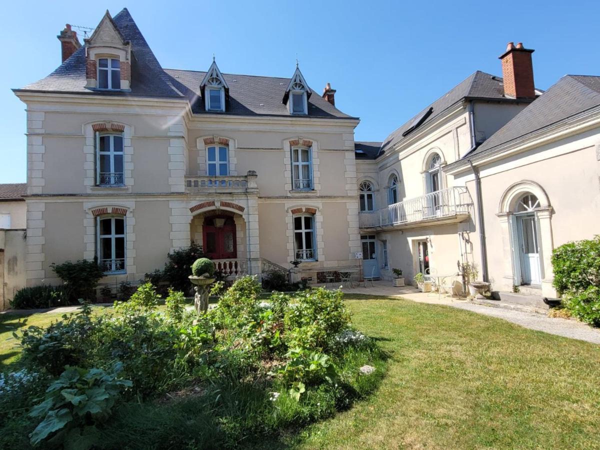 La Roseraie Neuville-du-Poitou Exterior foto